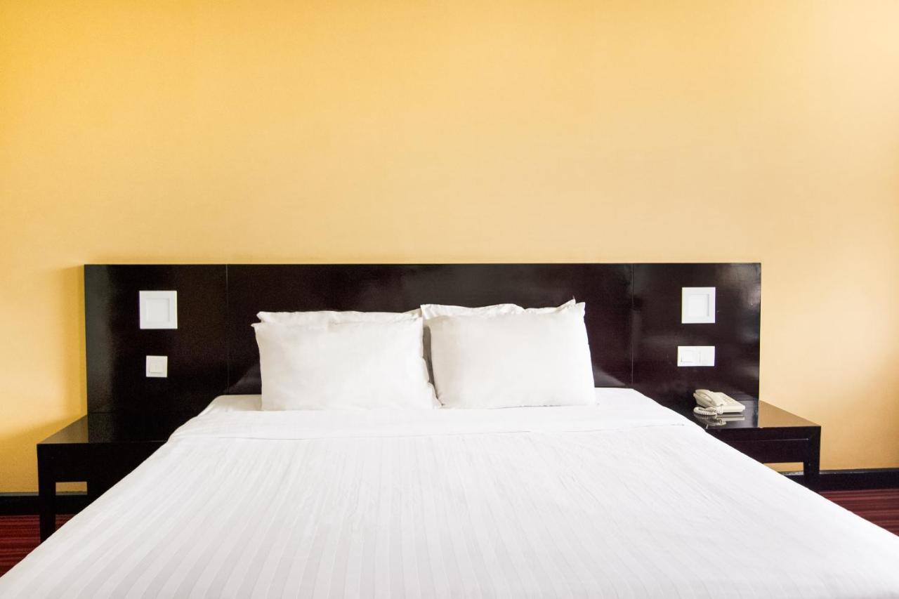 Oyo 89693 Perkasa Hotel Keningau Near Hospital Keningau Eksteriør billede